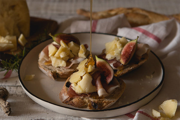 Receita: Bruschetta de Queijo Canastra Alpi com figos e mel