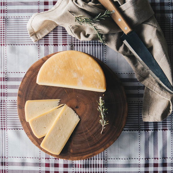 Queijaria Alpi - Tábua de madeira rústica artesanal para queijos Tronco